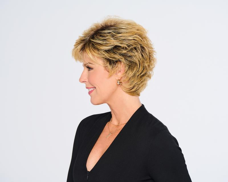 Swept Back Short Cut by Hairdo