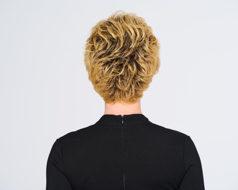 Swept Back Short Cut by Hairdo