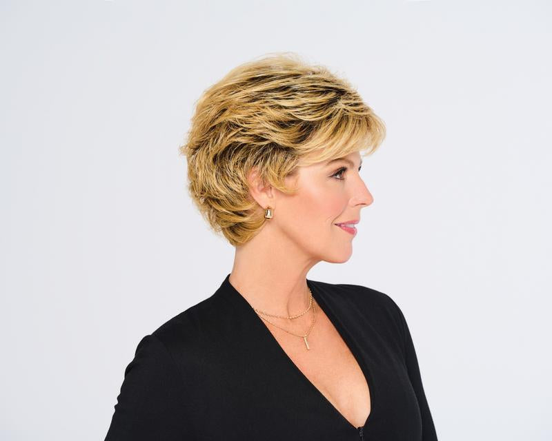 Swept Back Short Cut by Hairdo